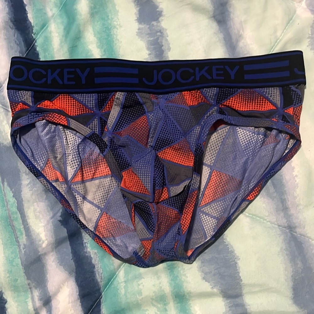 Jockey Men’s Geometric Pattern briefs, size small. Very comfortable.